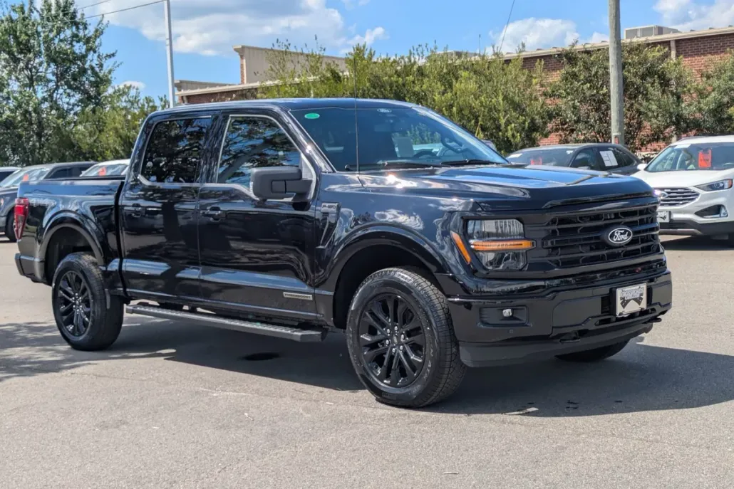 2025 Ford F-150 XLT photo 1