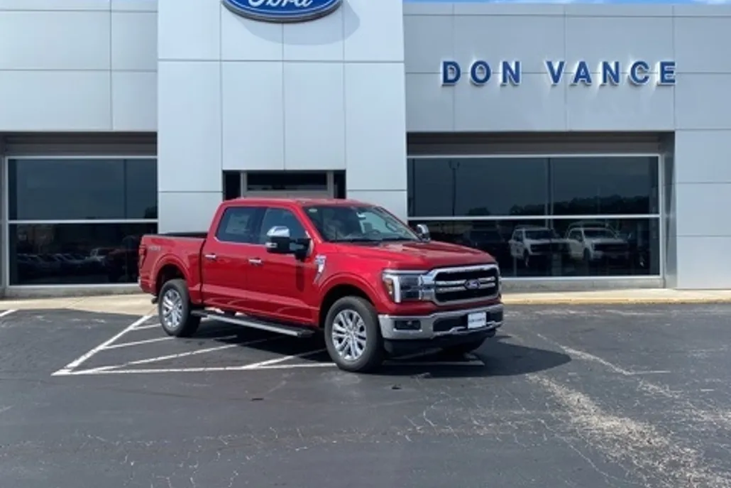 2025 Ford F-150 Lariat photo 1