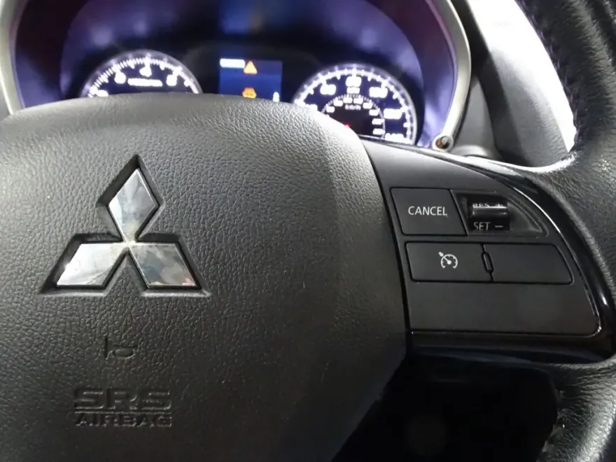 2023 Mitsubishi Eclipse Cross SE photo 16
