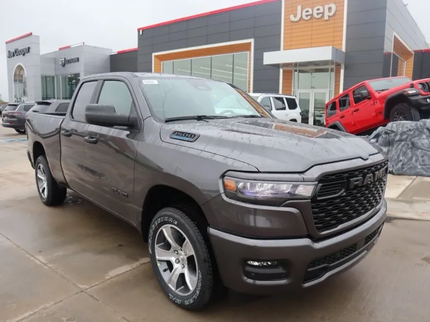 2025 Ram 1500 Tradesman photo 1