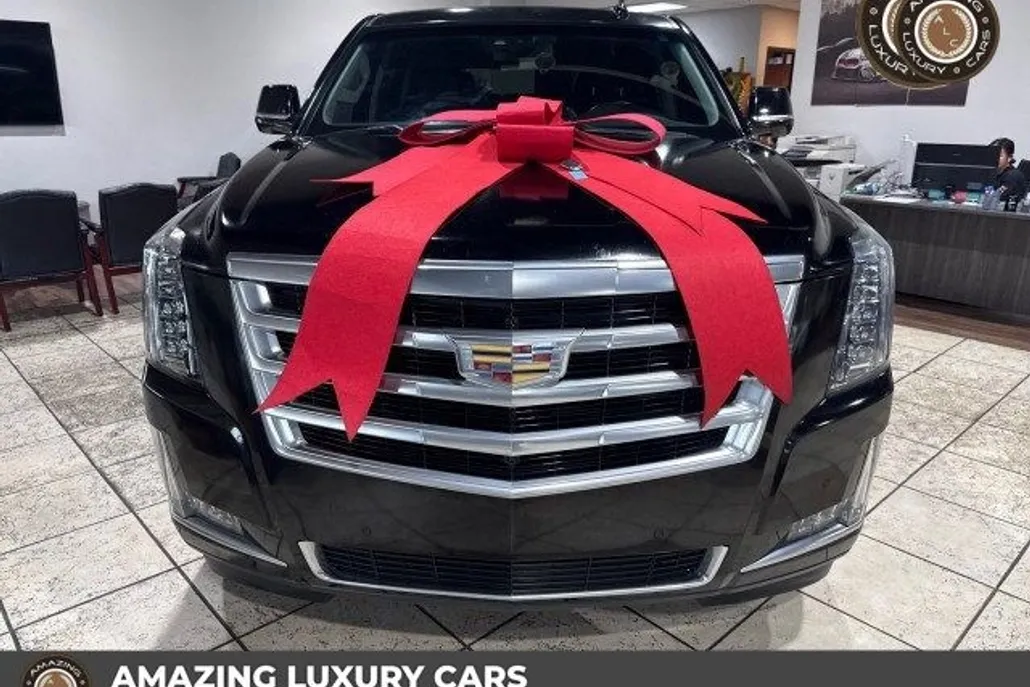 2015 Cadillac Escalade Luxury photo 1