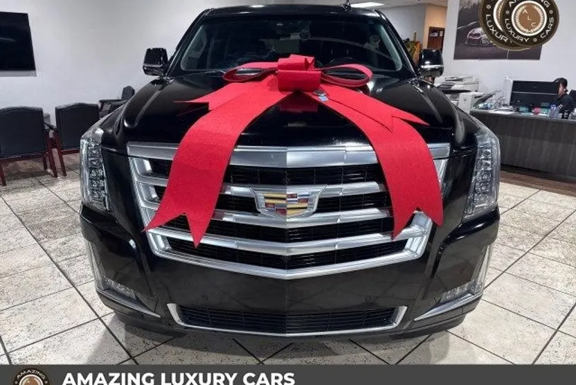 2015 Cadillac Escalade Luxury photo 1