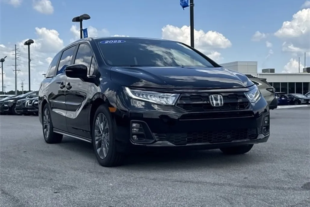 2025 Honda Odyssey Touring photo 1