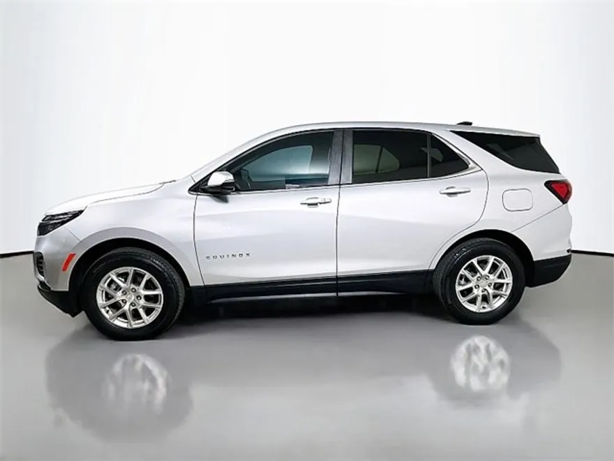 2022 Chevrolet Equinox LT photo 1