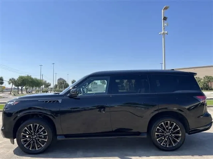 2025 Infiniti QX80 photo 1