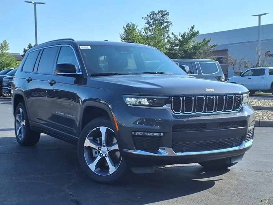 2025 Jeep Grand Cherokee Limited photo 1