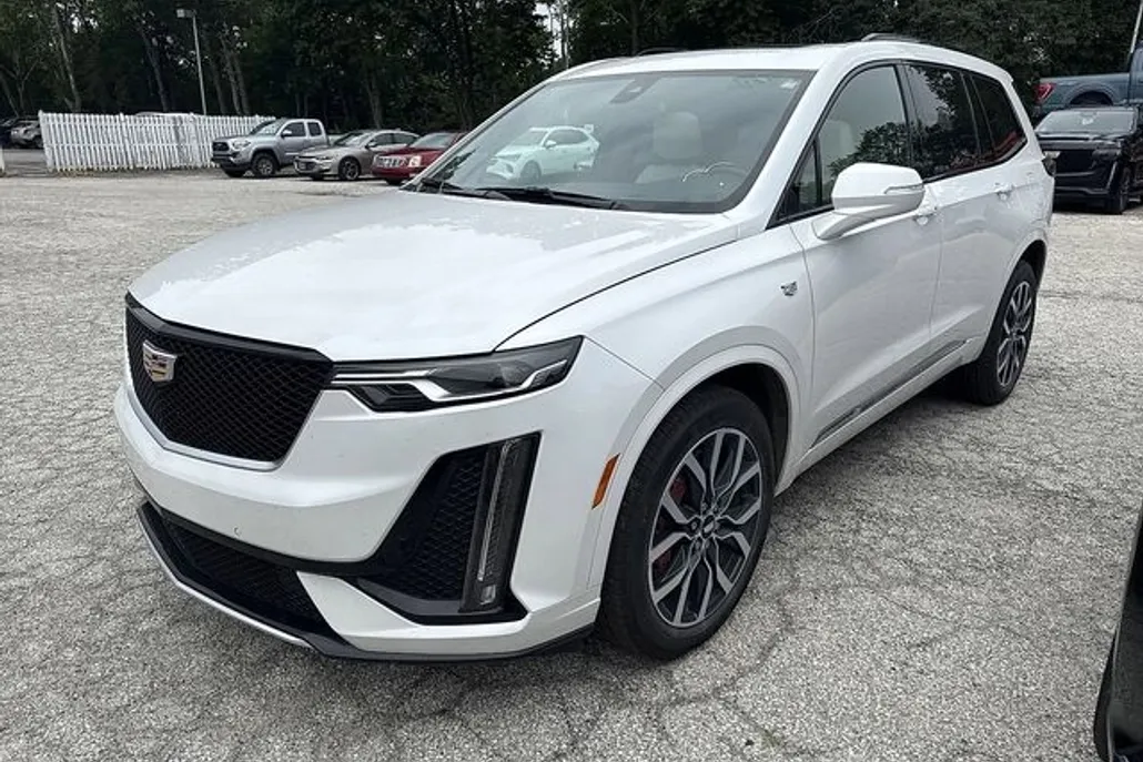 2023 Cadillac XT6 Sport photo 1