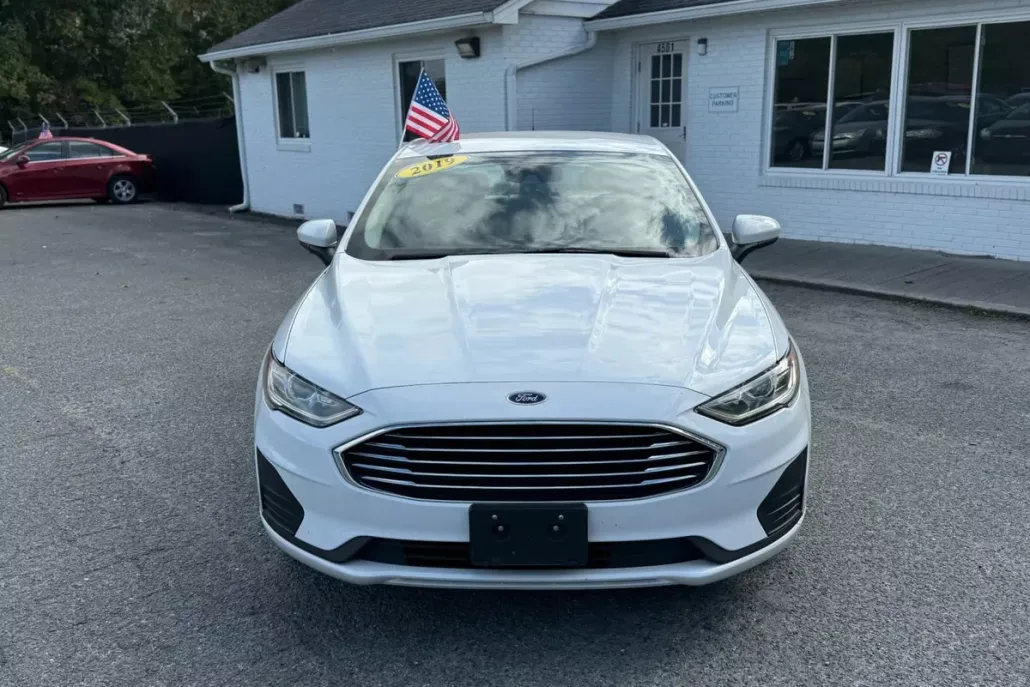 2019 Ford Fusion S photo 1