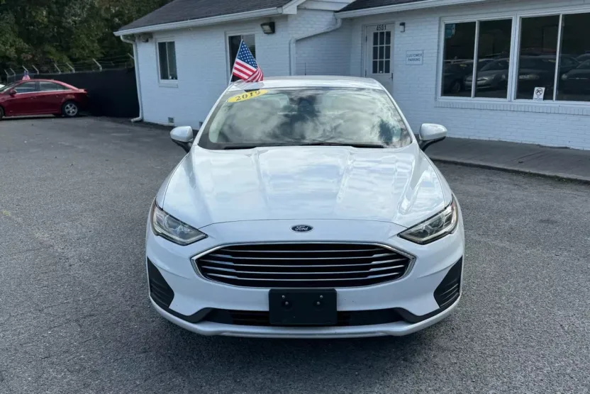2019 Ford Fusion S photo 1