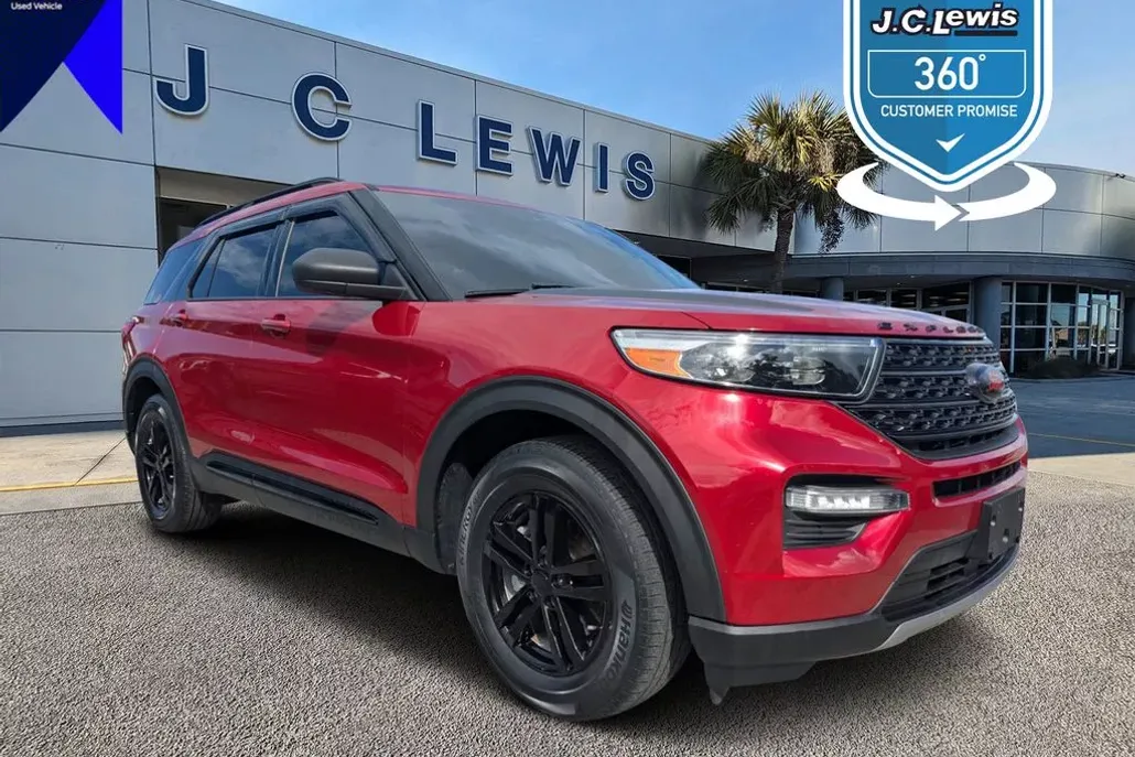 2021 Ford Explorer XLT photo 1