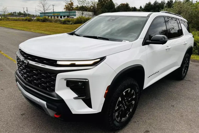 2024 Chevrolet Traverse Z71 photo 1