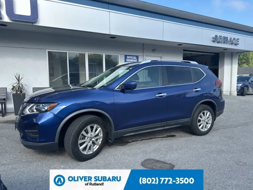 2018 Nissan Rogue SV photo 1
