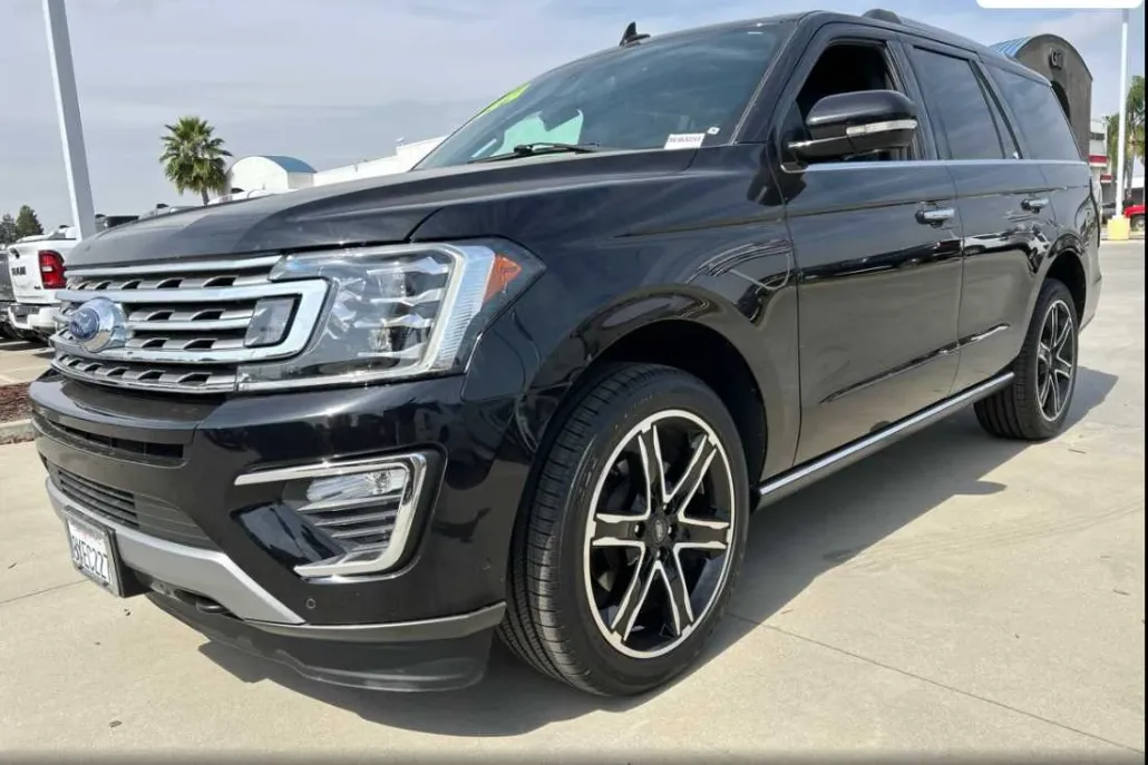 2021 Ford Expedition Limited photo 1