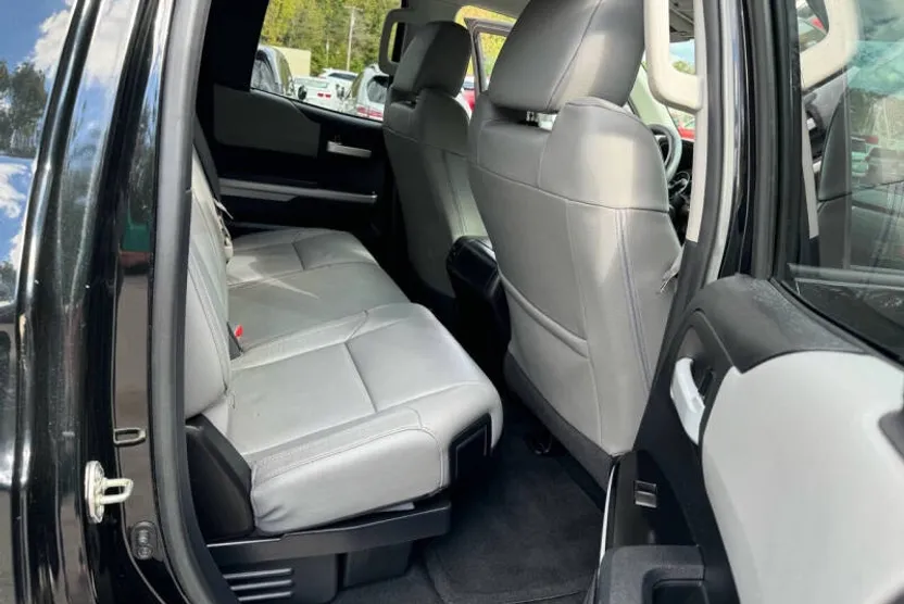 2017 Toyota Tundra Limited photo 1