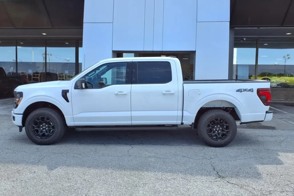 2025 Ford F-150 XLT photo 1