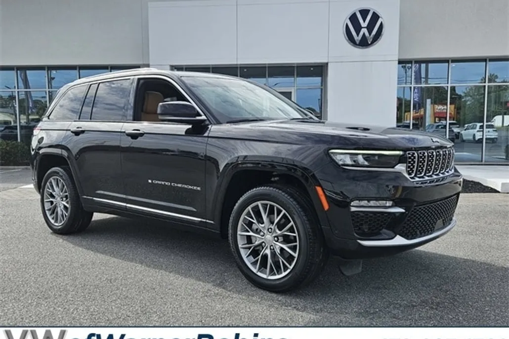 2023 Jeep Grand Cherokee Summit photo 1