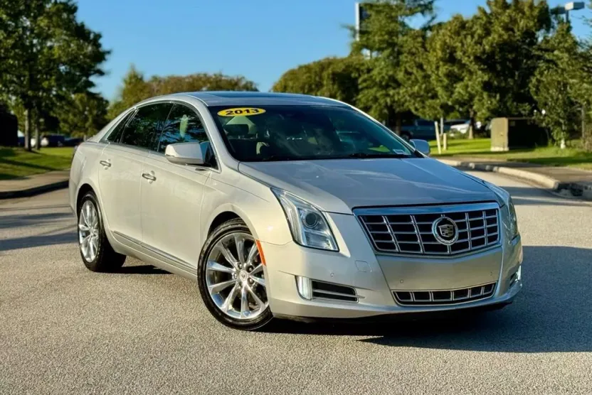2013 Cadillac XTS Luxury photo 1
