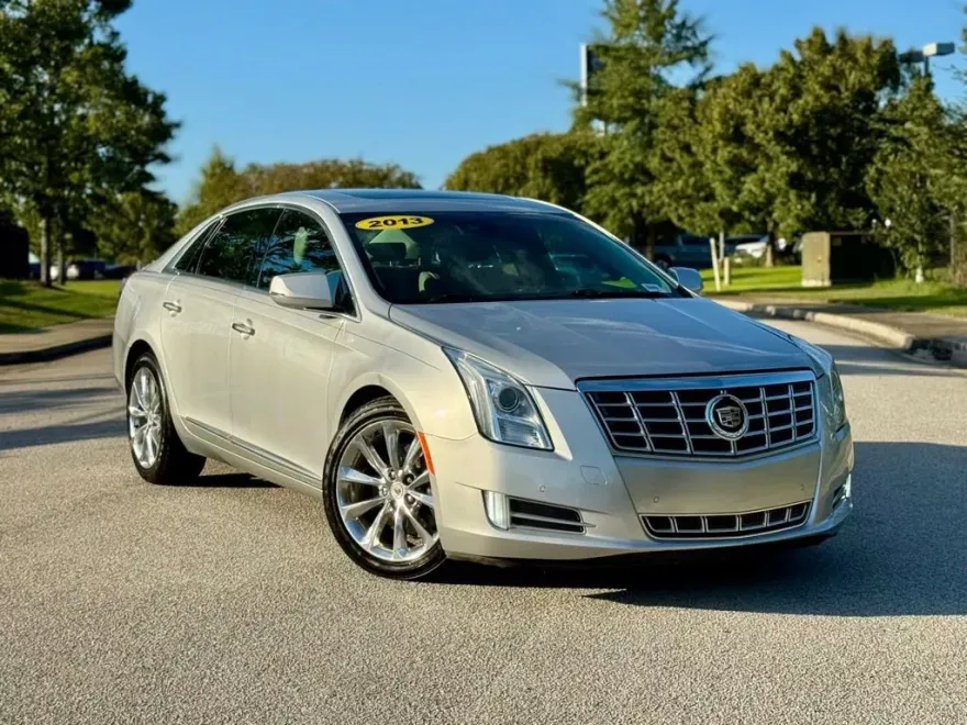 2013 Cadillac XTS Luxury photo 1