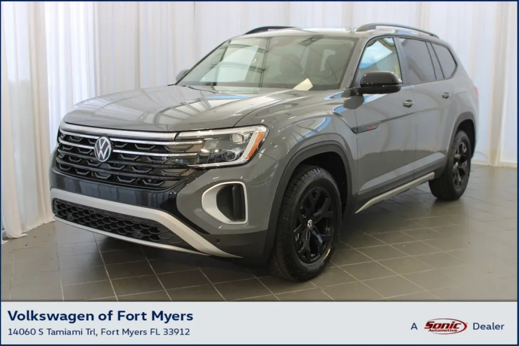2025 Volkswagen Atlas Peak Edition SE photo 1