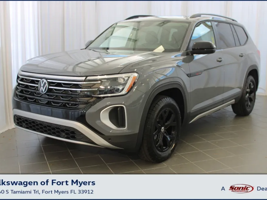 2025 Volkswagen Atlas Peak Edition SE photo 1