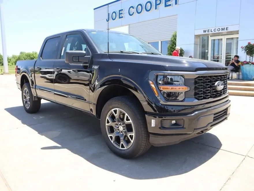 2025 Ford F-150 STX photo 1