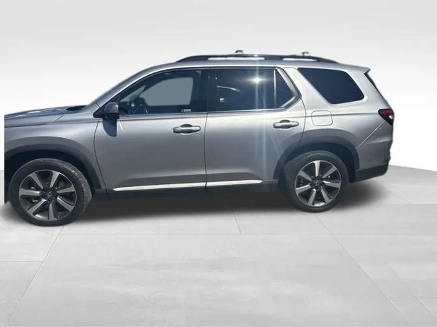 2023 Honda Pilot Touring photo 1
