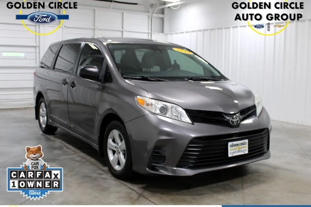 2019 Toyota Sienna L photo 1