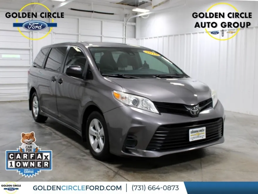 2019 Toyota Sienna L photo 1