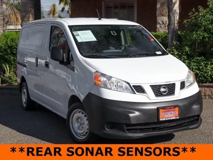 2018 Nissan NV200 S photo 1