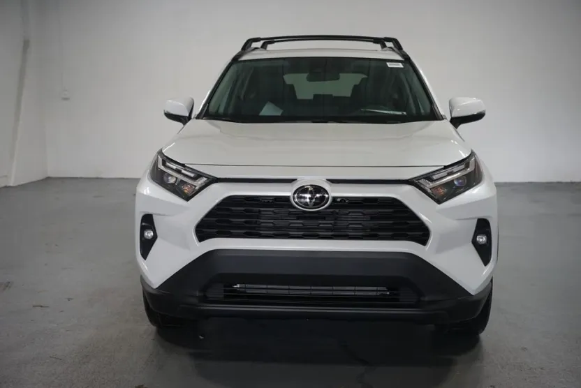 2025 Toyota RAV4 XLE Premium photo 1