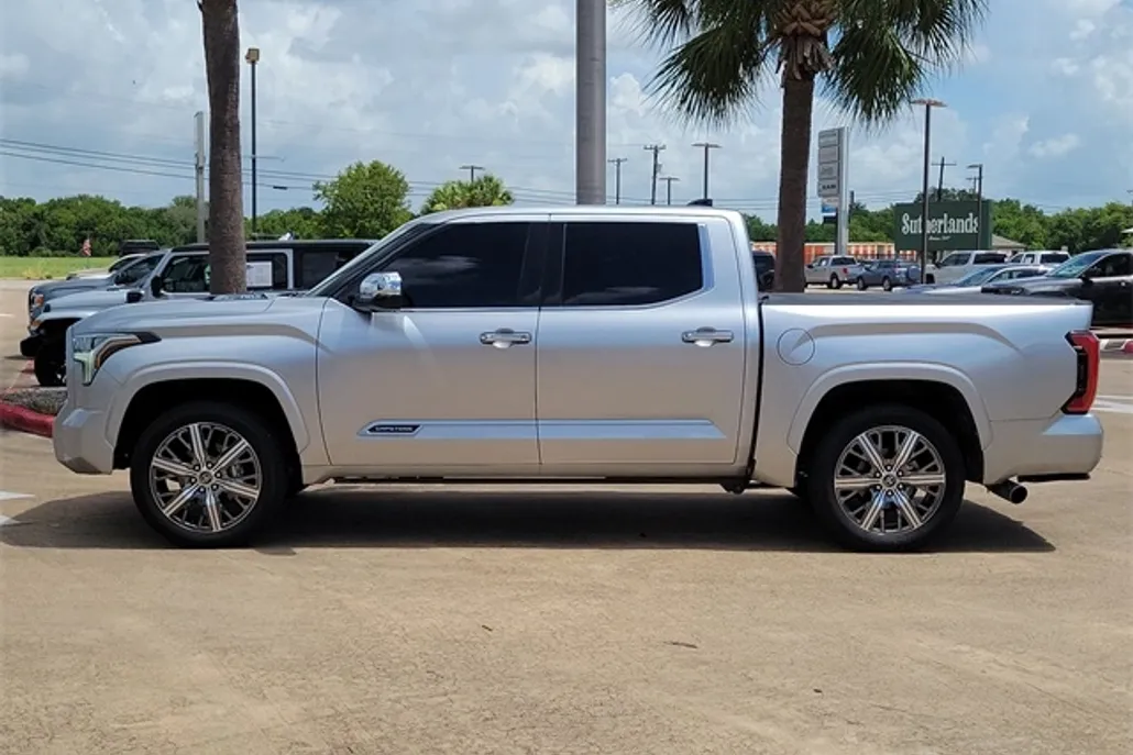 2022 Toyota Tundra CapStone photo 1