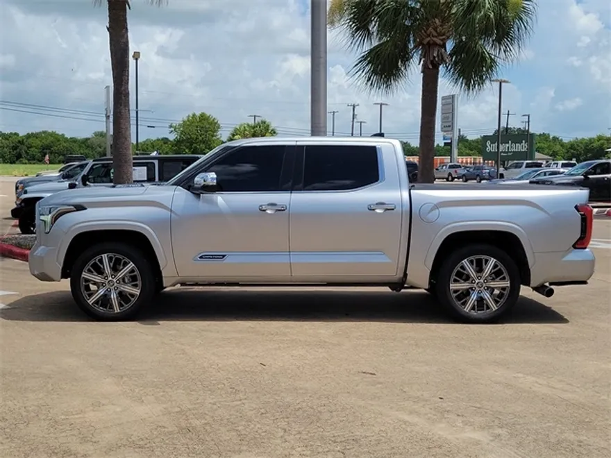 2022 Toyota Tundra CapStone photo 1