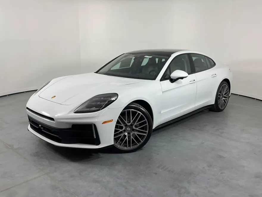 2025 Porsche Panamera 4 photo 1
