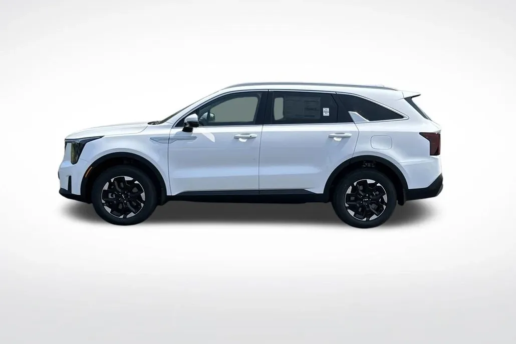 2025 Kia Sorento S photo 1