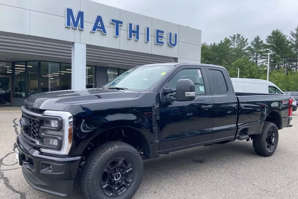 2025 Ford F-350 XL photo 1