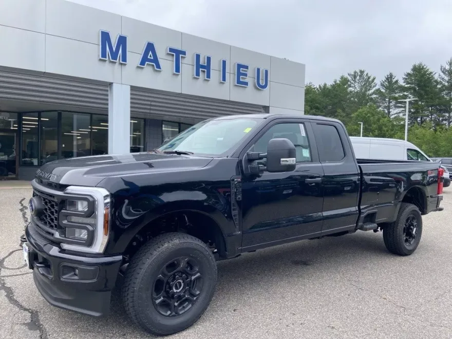 2025 Ford F-350 XL photo 1