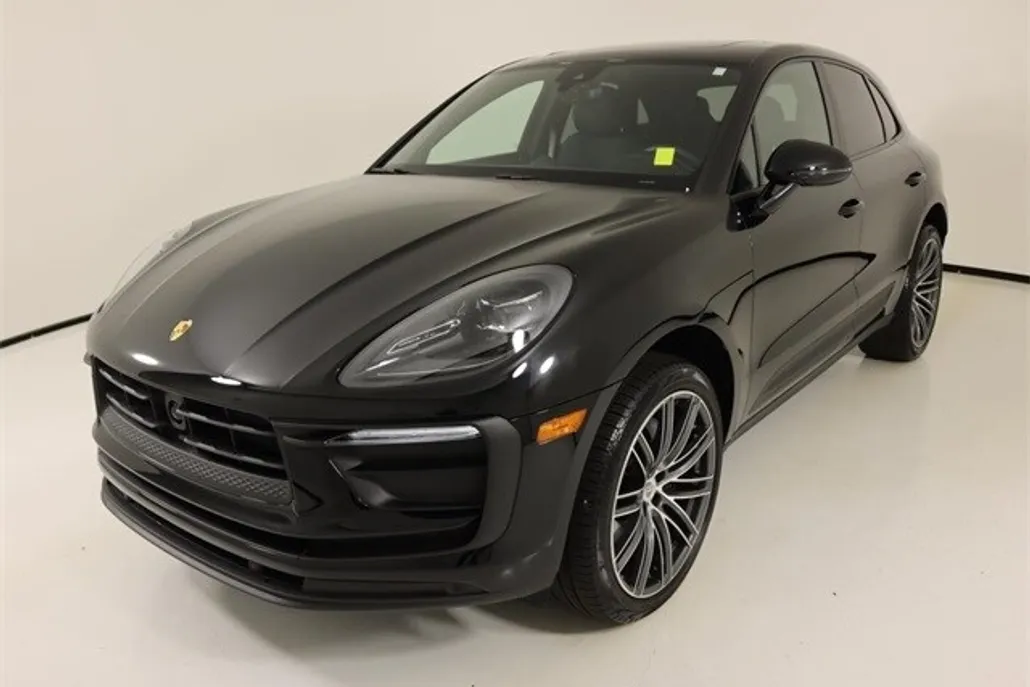 2025 Porsche Macan Base photo 1