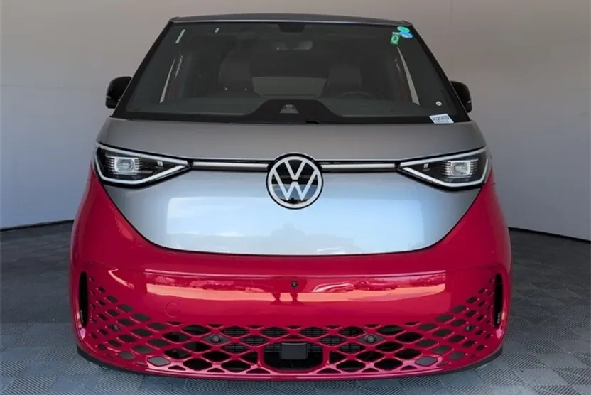 2025 Volkswagen ID. Buzz Pro Plus photo 1