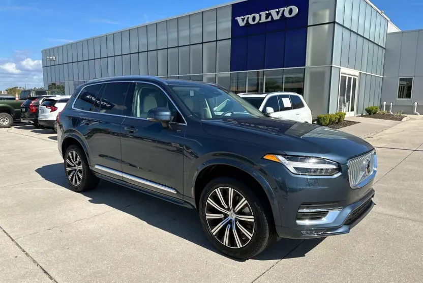 2025 Volvo XC90 Plus photo 1