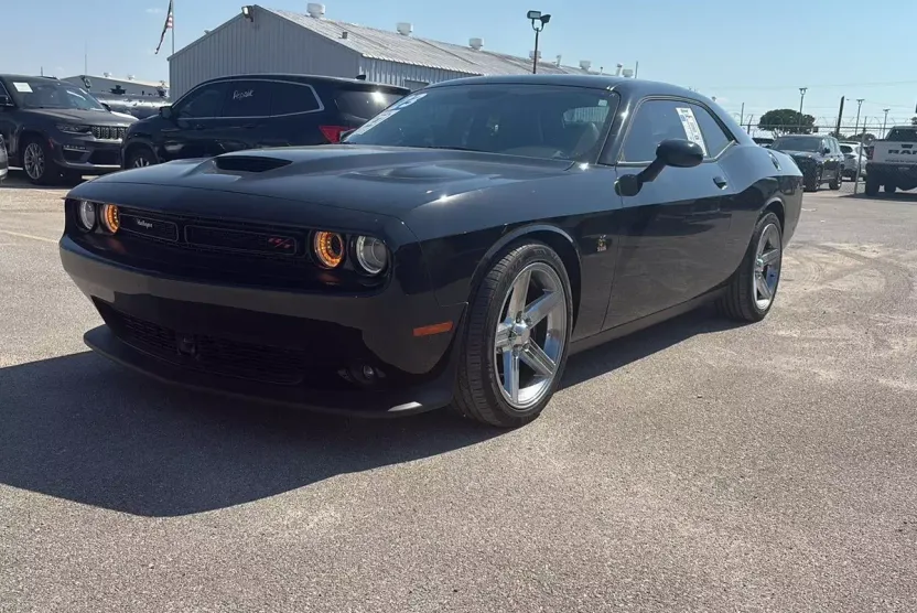 2023 Dodge Challenger R/T Scat Pack photo 1