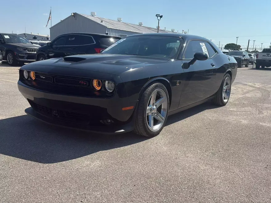 2023 Dodge Challenger R/T Scat Pack photo 1