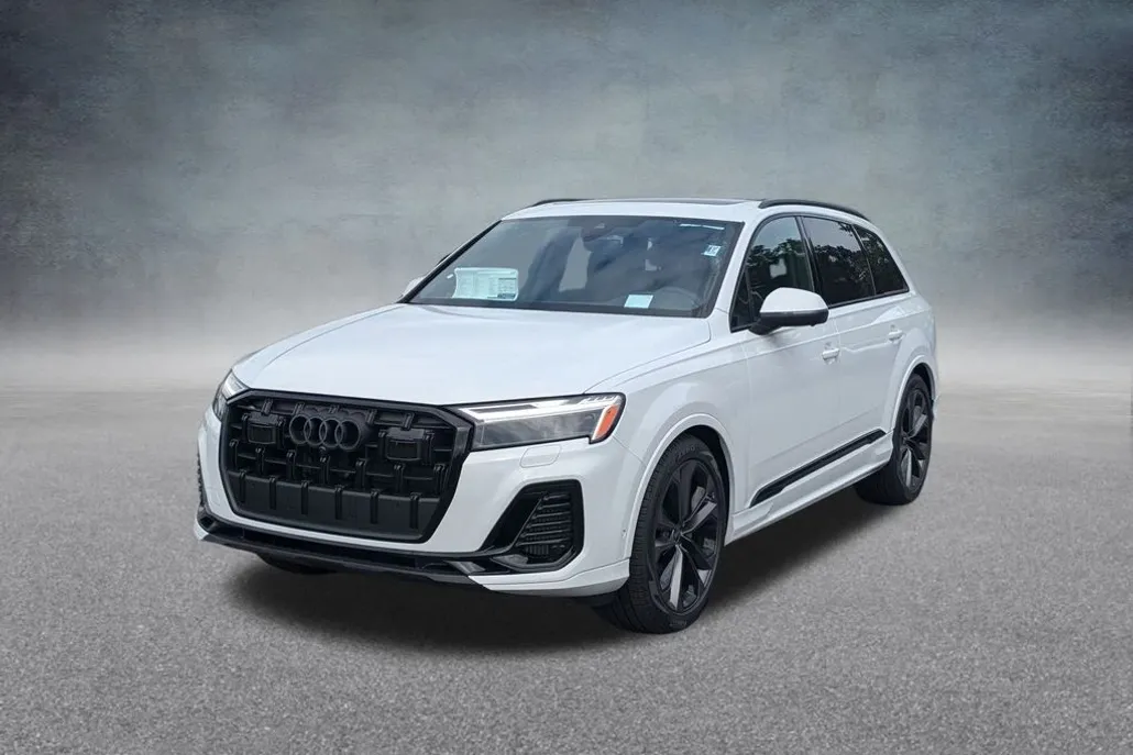 2025 Audi Q7 55 Premium Plus photo 1
