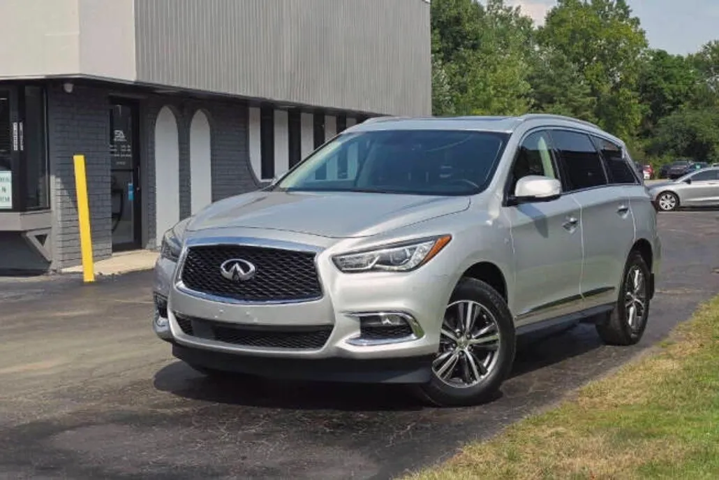 2018 Infiniti QX60 AWD photo 1