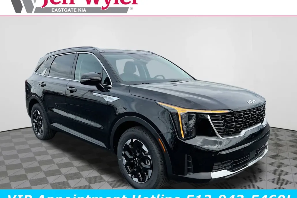 2025 Kia Sorento S photo 1