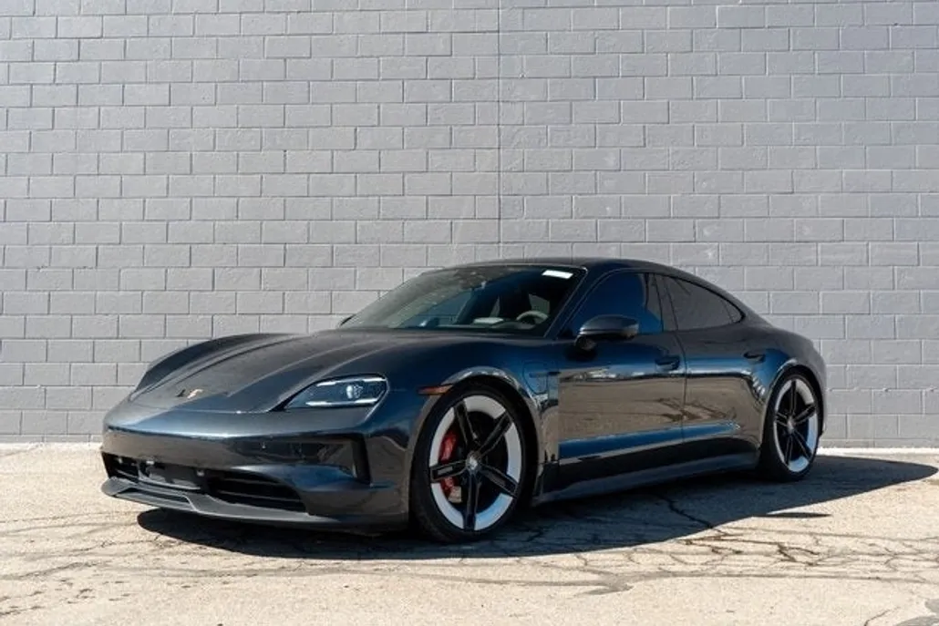 2025 Porsche Taycan 4S photo 1