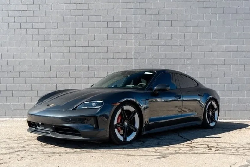 2025 Porsche Taycan 4S photo 1