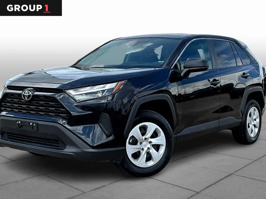 2024 Toyota RAV4 LE photo 1