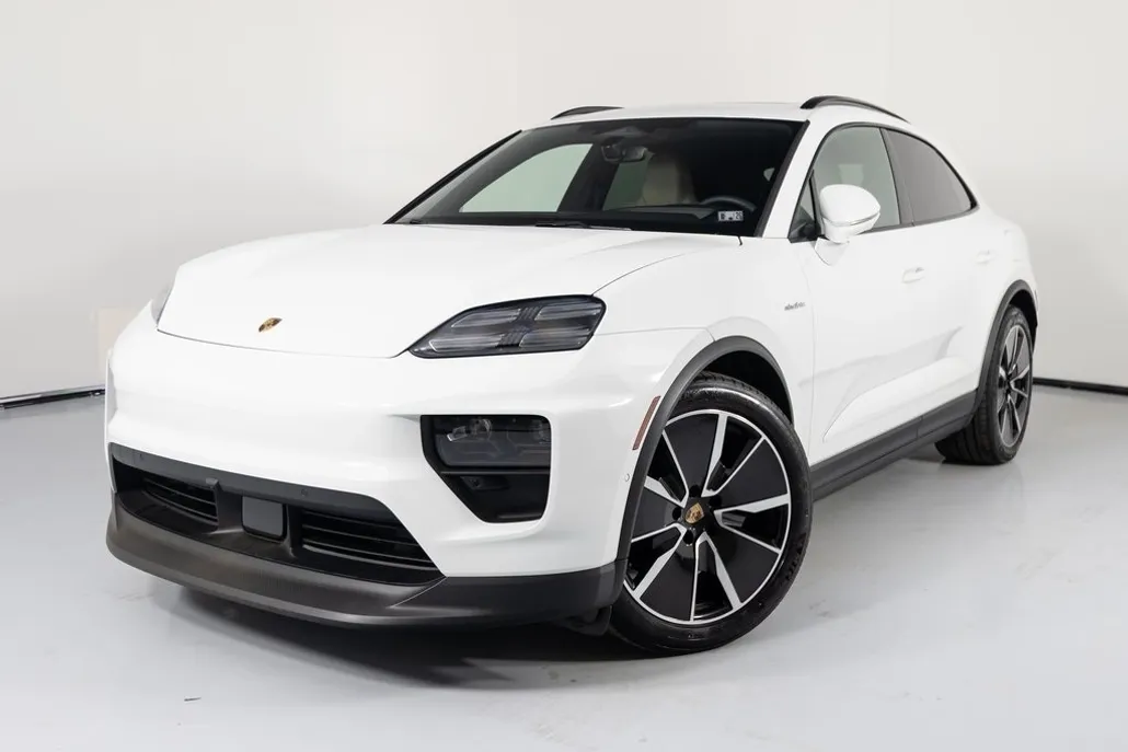 2024 Porsche Macan Electric 4 photo 1