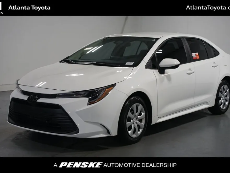 2024 Toyota Corolla LE photo 1