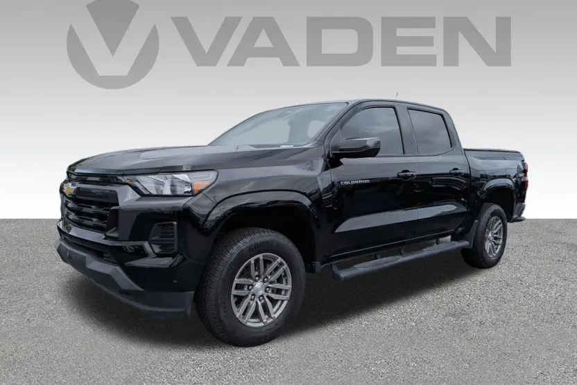 2023 Chevrolet Colorado LT photo 1